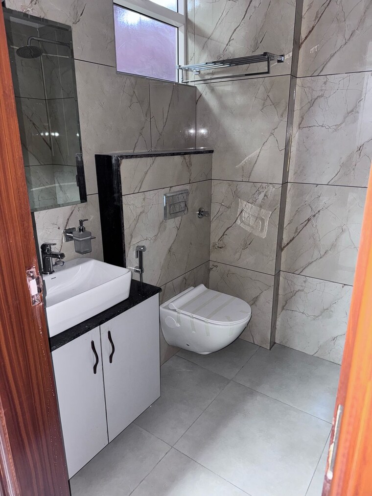 Bathroom, shree-govind-crystal-city-phase-ii 3 Bedroom 1603 Sq.Ft. Apartment In Vatika Jaipur 9703075