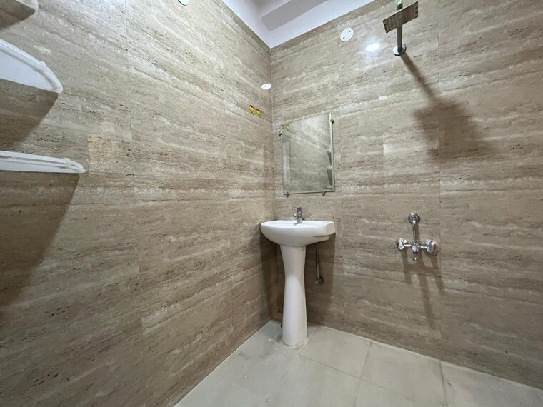 Bathroom, chattarpur 2 Bedroom 850 Sq.Ft. Apartment In Chattarpur Delhi 9703060