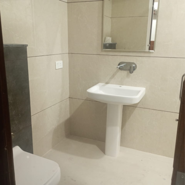 Bathroom in 3 BHK Apartment at Sector 42 – for Rent