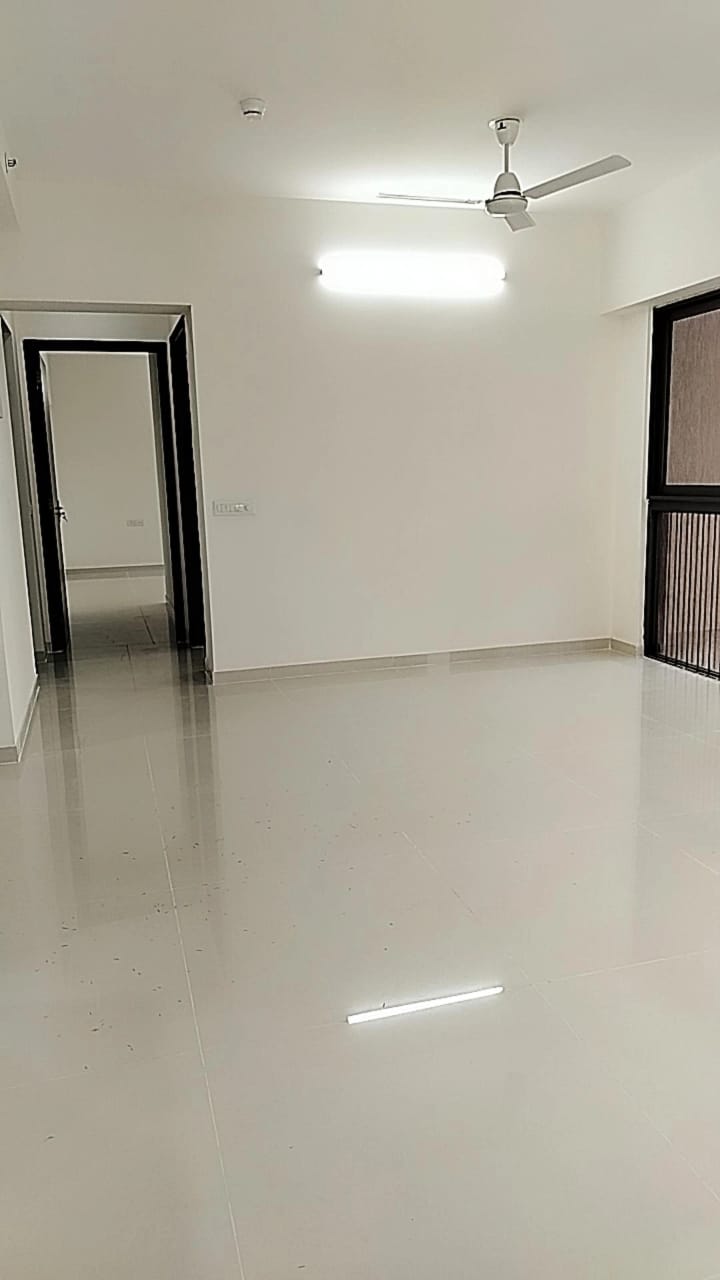 Room in 3 BHK Apartment at Amanora Elivate Tower, Hadapsar – for Sale