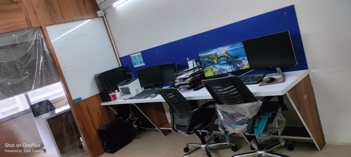 Team Area, satellite Commercial Office Space 373 Sq.Ft. In Satellite Ahmedabad 9703072