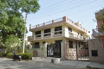 3 BHK Independent House – Exterior View View at Sector 14 - for Rent