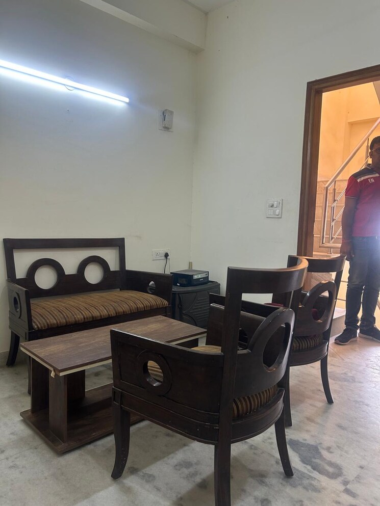 Living Room, sector 43 2 Bedroom 800 Sq.Ft. Builder Floor In Sector 43 Gurgaon 9703163