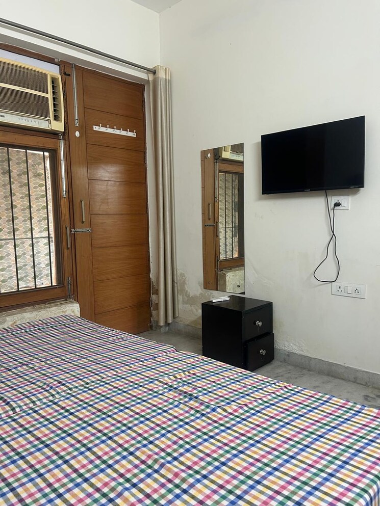 Living Room, sector 43 2 Bedroom 800 Sq.Ft. Builder Floor In Sector 43 Gurgaon 9703163