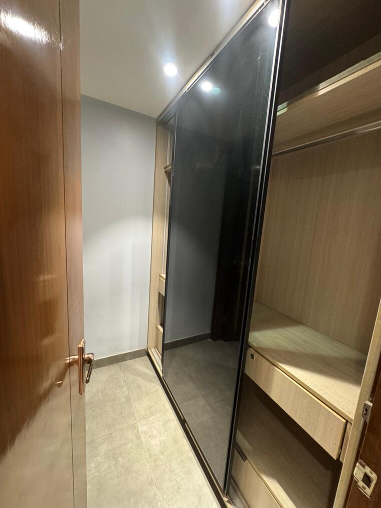 Bathroom, paschim vihar 3.5 Bedroom 200 Sq.Yd. Builder Floor In Paschim Vihar Delhi 9703269