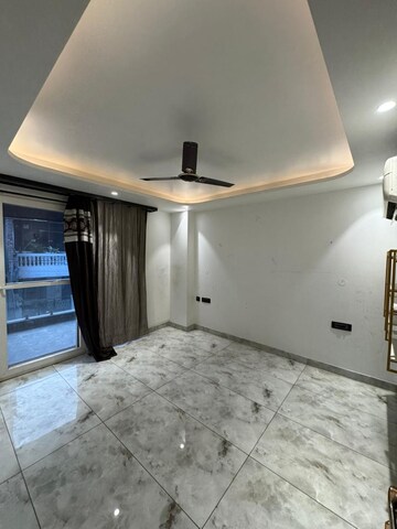 Master Bedroom in 3.5 BHK Builder Floor at Paschim Vihar – for Rent