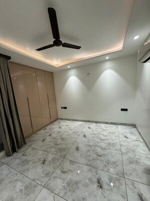 Master Bedroom in 3.5 BHK Builder Floor at Paschim Vihar – for Rent