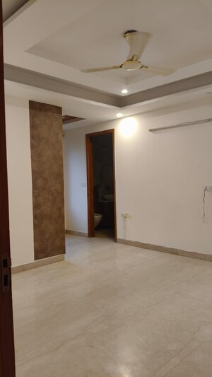Living Room in 3 BHK Builder Floor at Sector 15 – for Rent