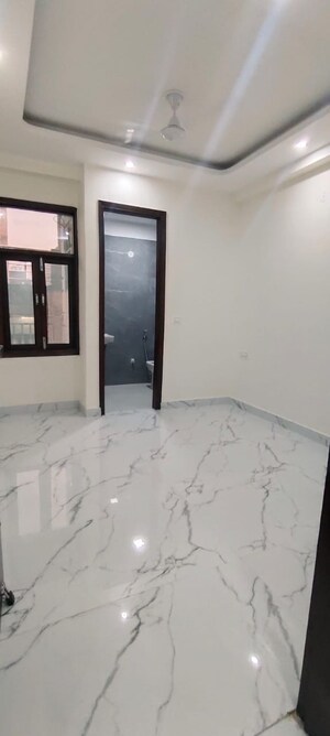 Room in 1 BHK Apartment at Chattarpur – for Rent