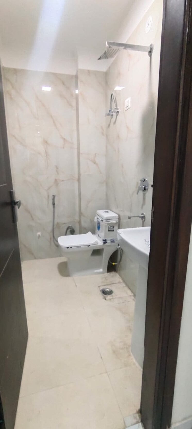 Bathroom, chattarpur 1 Bedroom 550 Sq.Ft. Apartment In Chattarpur Delhi 9703237