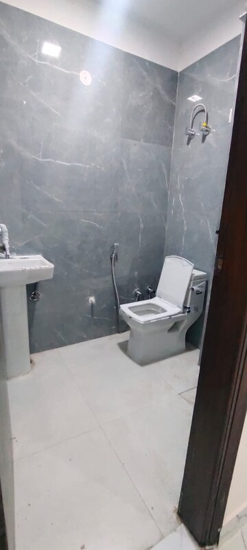 Bathroom in 1 BHK Apartment at Chattarpur – for Rent