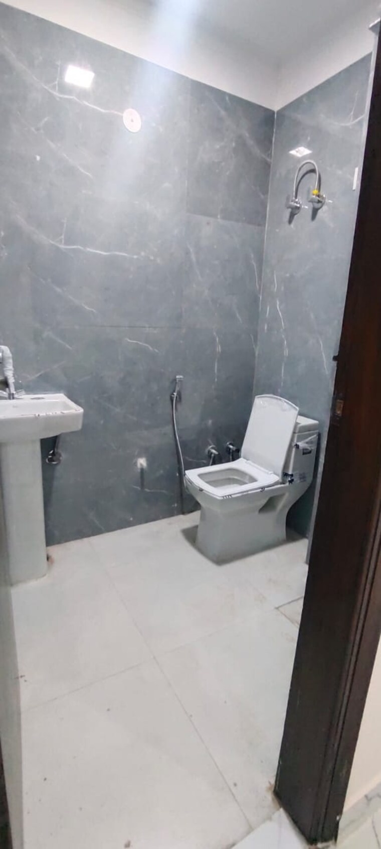 Bathroom, chattarpur 1 Bedroom 550 Sq.Ft. Apartment In Chattarpur Delhi 9703237
