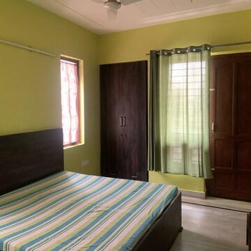 Bedroom in 3 BHK Builder Floor at Sector 57 – for Rent