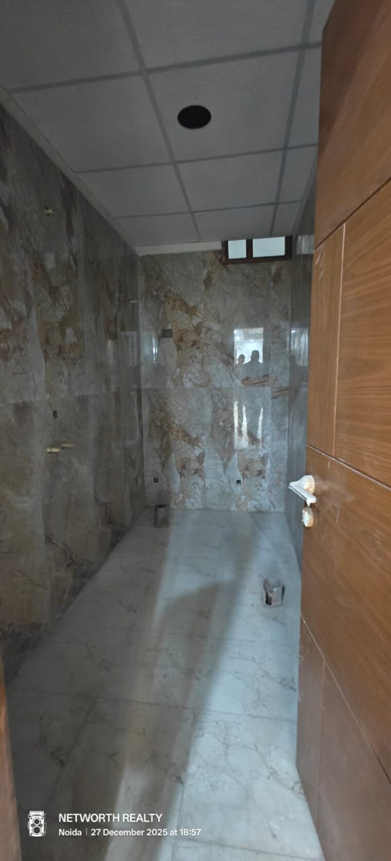 Bathroom, sector 73 3 Bedroom 1500 Sq.Ft. Builder Floor In Sector 73 Noida 9703346