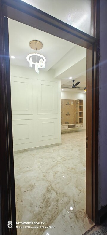 Room in 3 BHK Builder Floor at Sector 73 – for Sale