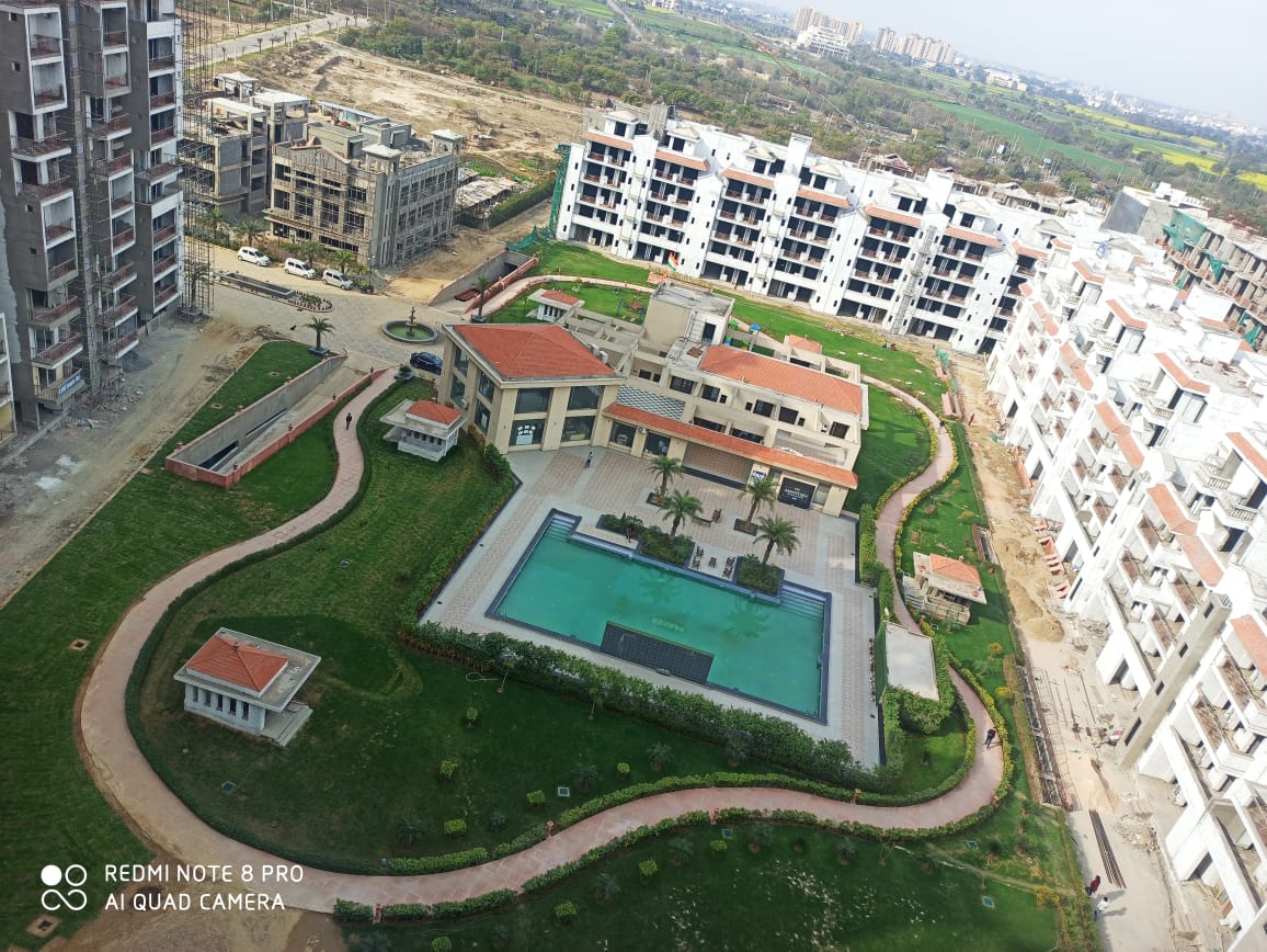 3 BHK +  1825 Sq.Ft. Apartment in White Lily Residency