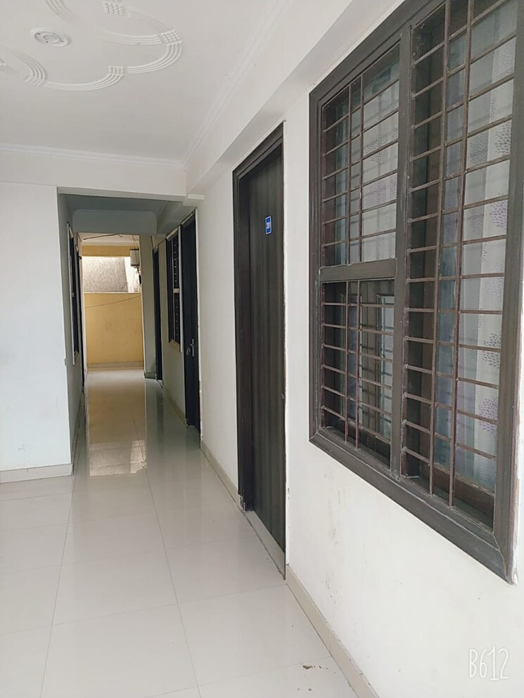 Room, sector 14 1 Bedroom 758 Sq.Ft. Independent House In Sector 14 Gurgaon 9703437