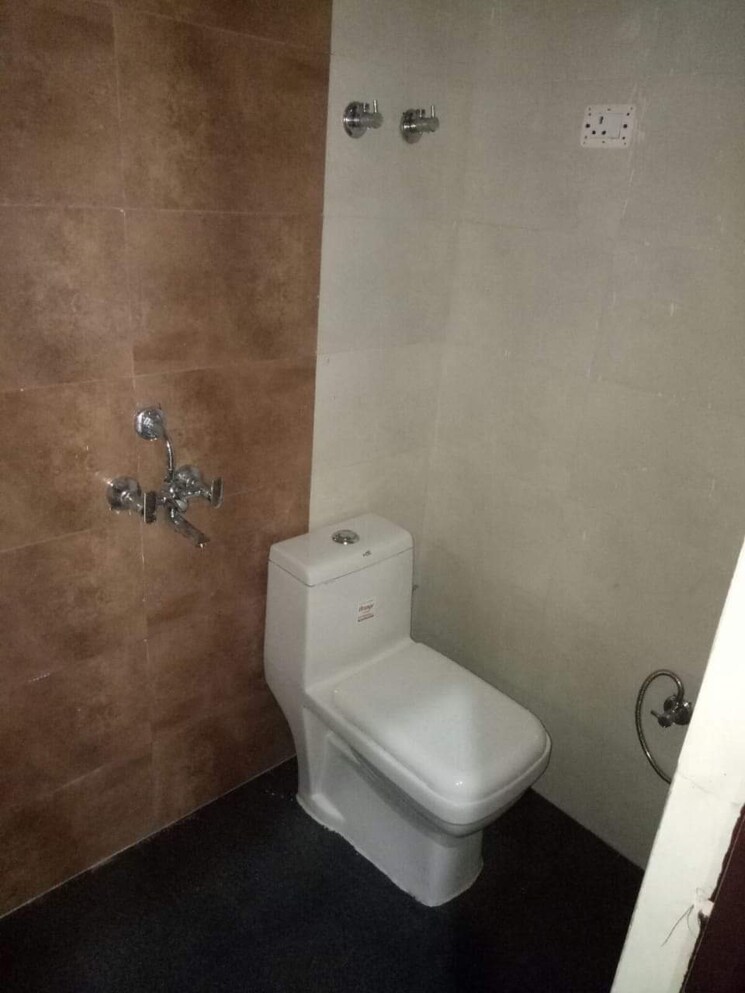 Bathroom, sector 14 1 Bedroom 758 Sq.Ft. Independent House In Sector 14 Gurgaon 9703437