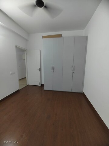 Room in 3 BHK Apartment at Mapsko Mount Ville, Sector 79 – for Rent