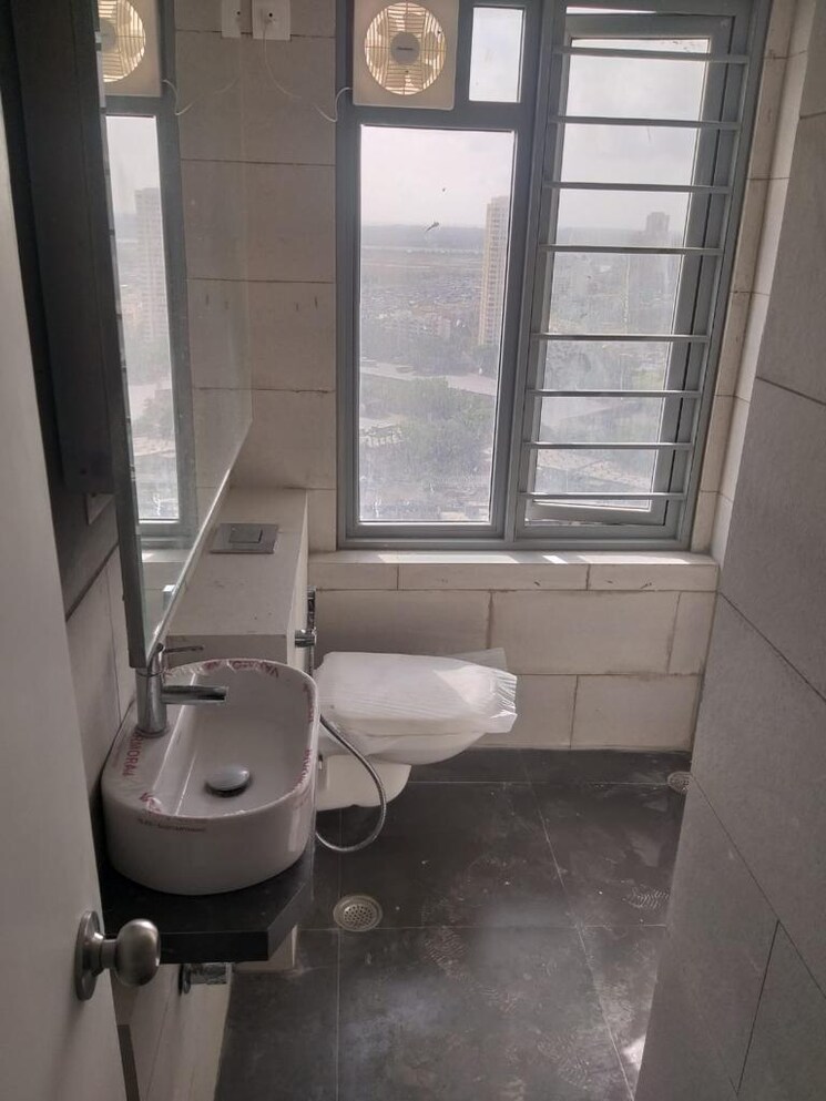 Bathroom, imperial-heights-phase-2 2 Bedroom 800 Sq.Ft. Apartment In Goregaon West Mumbai 9703470