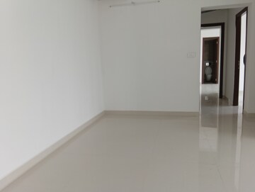 Room in 2 BHK Apartment at Sunteck City Avenue 1, Goregaon West – for Rent