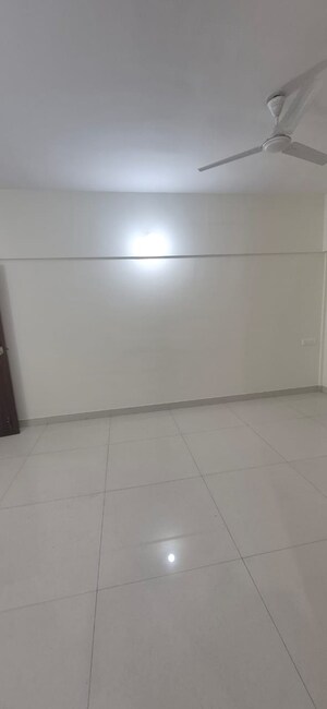 Room in 2 BHK Apartment at Kumar Primavera, Wadgaon Sheri – for Rent