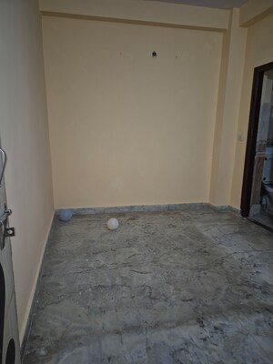 Room in 2.5 BHK Builder Floor at Mayur Vihar – for Rent
