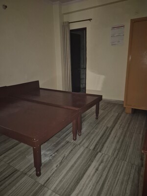 Furnished Amenities in 1.5 BHK Builder Floor at Mayur Vihar – for Rent