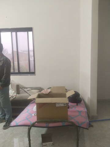 Room in 2 BHK Builder Floor at Amethi – for Rent