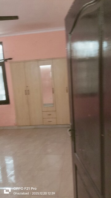 Building Lobby in 2 BHK Apartment at SG Oasis, Vasundhara Sector 2b – for Rent