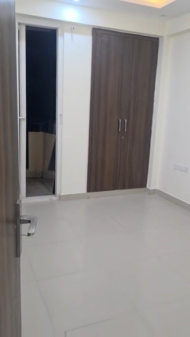 Room, krishna-apra-royal-court 3 Bedroom 1855 Sq.Ft. Apartment In Sector 16 Greater Noida Greater Noida 9703497