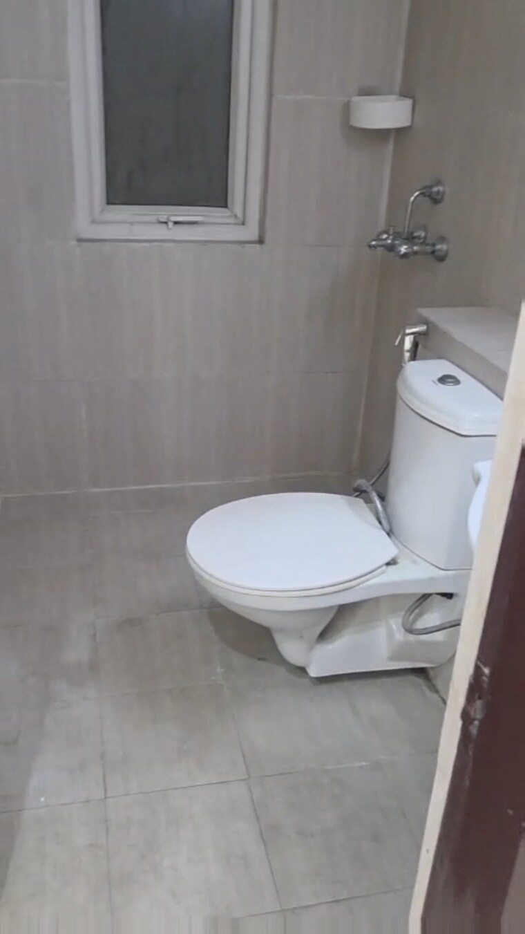 Bathroom, krishna-apra-royal-court 3 Bedroom 1855 Sq.Ft. Apartment In Sector 16 Greater Noida Greater Noida 9703497