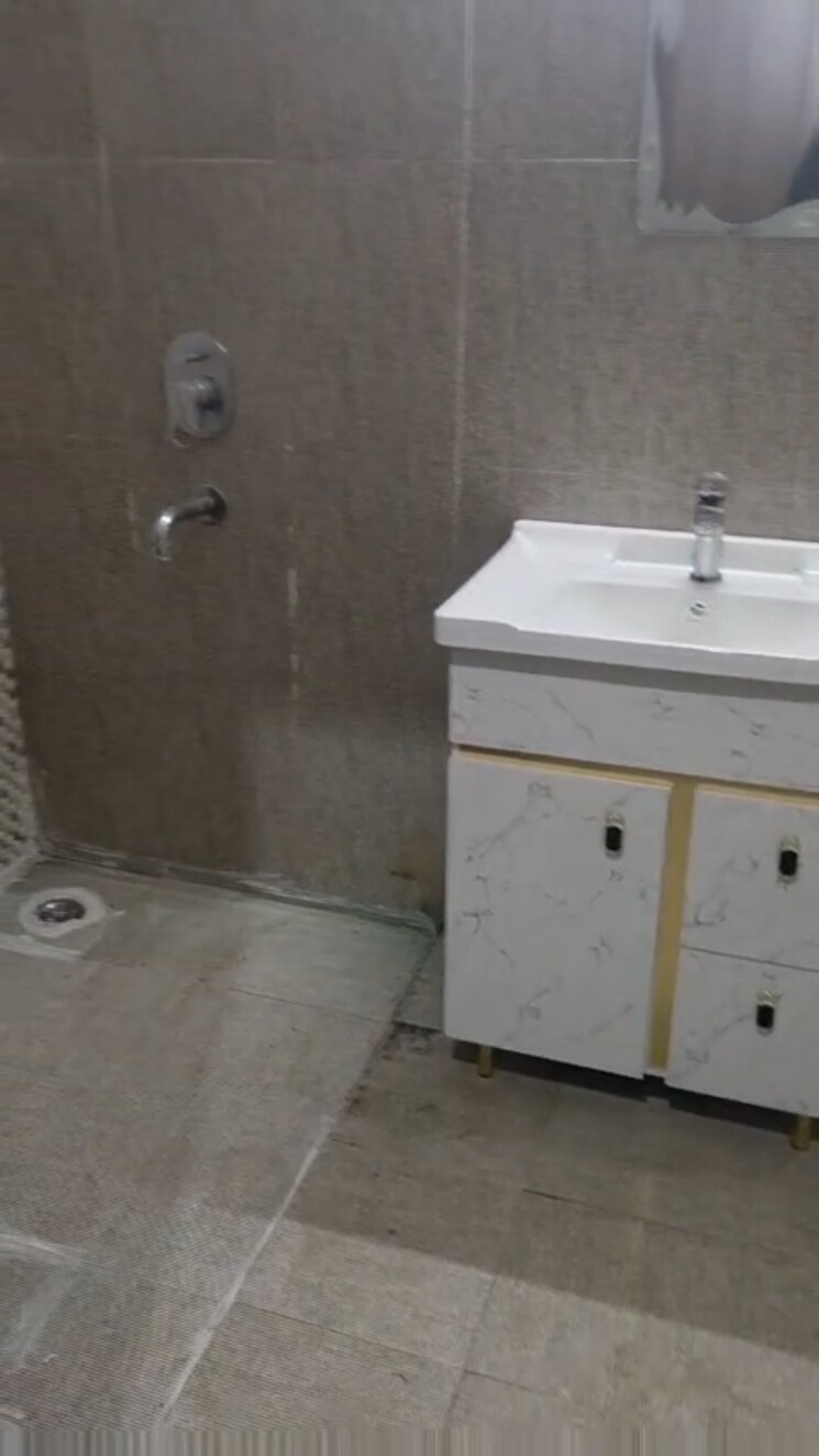 Bathroom, krishna-apra-royal-court 3 Bedroom 1855 Sq.Ft. Apartment In Sector 16 Greater Noida Greater Noida 9703497