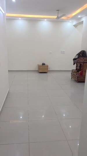 Furnished Amenities in 3 BHK Apartment at Krishna Apra Royal Court, Sector 16 Greater Noida – for Rent