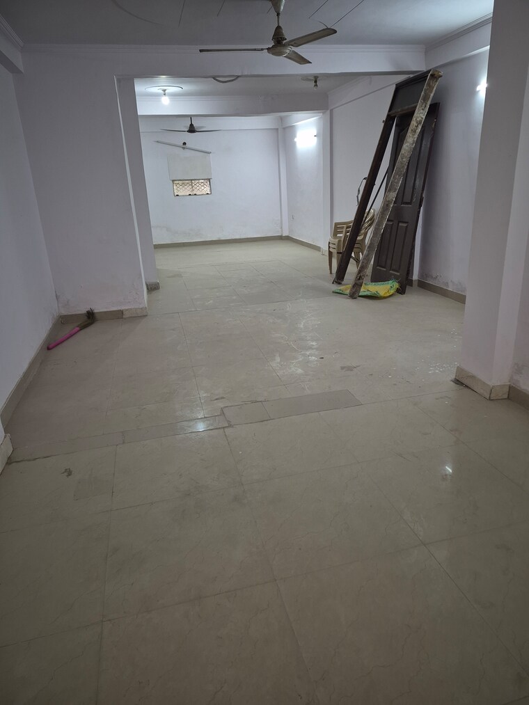 undefined, mayur vihar Commercial Office Space 750 Sq.Ft. In Mayur Vihar Delhi 9703502