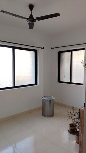 Room in 1 BHK Apartment at Tingre Nagar – for Rent