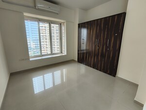 Room in 2 BHK Apartment at Dosti Group Imperia, Manpada – for Rent