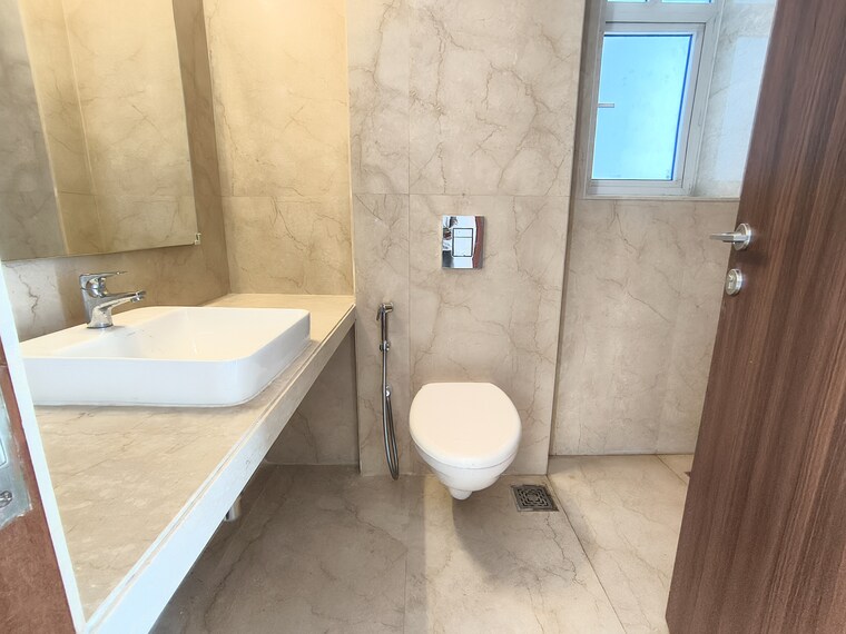 Bathroom, hiranandani-meadows 2.5 Bedroom 1130 Sq.Ft. Apartment In Manpada Thane 9703520