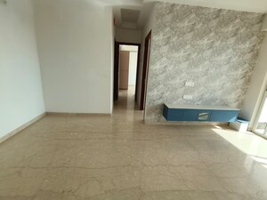 Room in 2.5 BHK Apartment at Hiranandani Meadows, Manpada – for Rent
