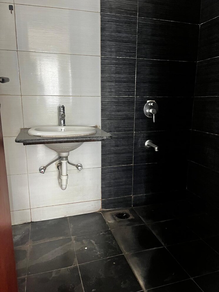 Bathroom, marunji 2 Bedroom 1020 Sq.Ft. Apartment In Marunji Pune 9703526
