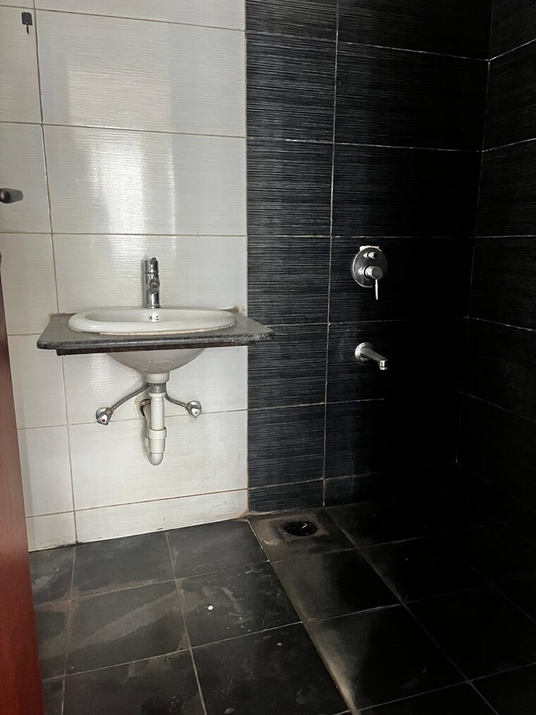 Bathroom, marunji 2 Bedroom 1020 Sq.Ft. Apartment In Marunji Pune 9703526