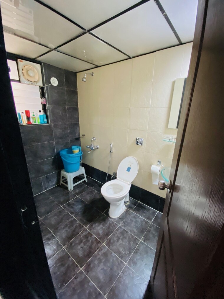 Bathroom, eisha-loreals 3 Bedroom 1580 Sq.Ft. Apartment In Kondhwa Pune 9703553