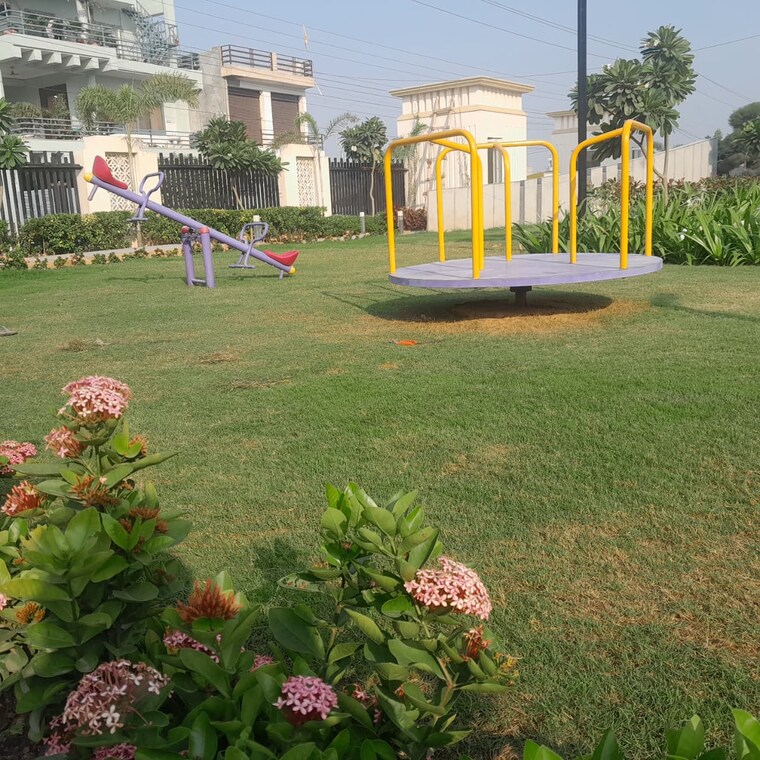 Garden, e-square-aspire 3 Bedroom 1210 Sq.Ft. Apartment In Gomti Nagar Lucknow 9703572