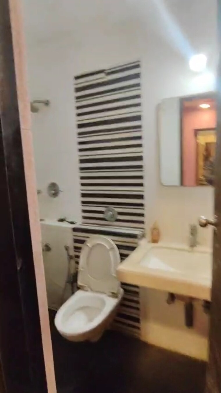 Bathroom, omkar-raga 2 Bedroom 1027 Sq.Ft. Apartment In Chembur Mumbai 9703573