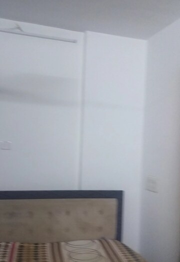 Room in 1 BHK Apartment at Mulund East – for Sale