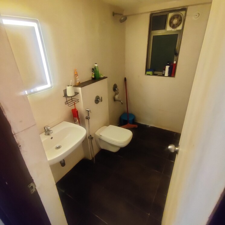 Bathroom, lodha-palava-exotica 2.5 Bedroom 750 Sq.Ft. Apartment In Dombivli East Thane 9703579