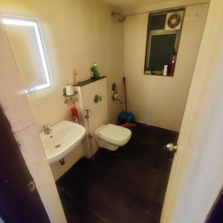 Bathroom, lodha-palava-exotica 2.5 Bedroom 750 Sq.Ft. Apartment In Dombivli East Thane 9703579