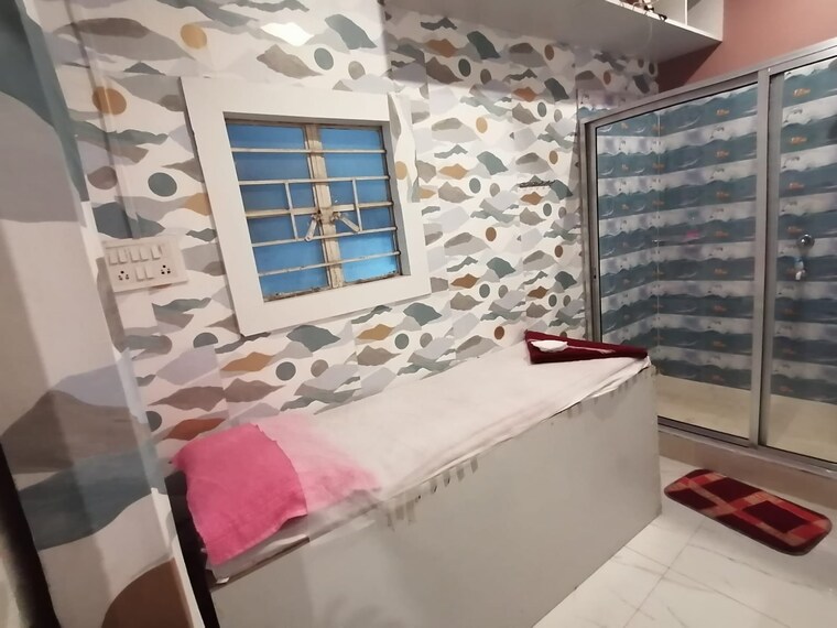 Team Area, natural-awas Commercial Shop 500 Sq.Ft. In Chinar Park Kolkata 9703584
