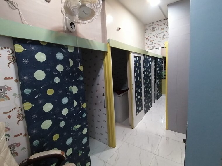 Team Area, natural-awas Commercial Shop 500 Sq.Ft. In Chinar Park Kolkata 9703584