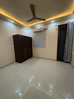 3 BHK + Extra Room 2600 Sq.Ft. Builder Floor in Ansal Plaza Sector-23